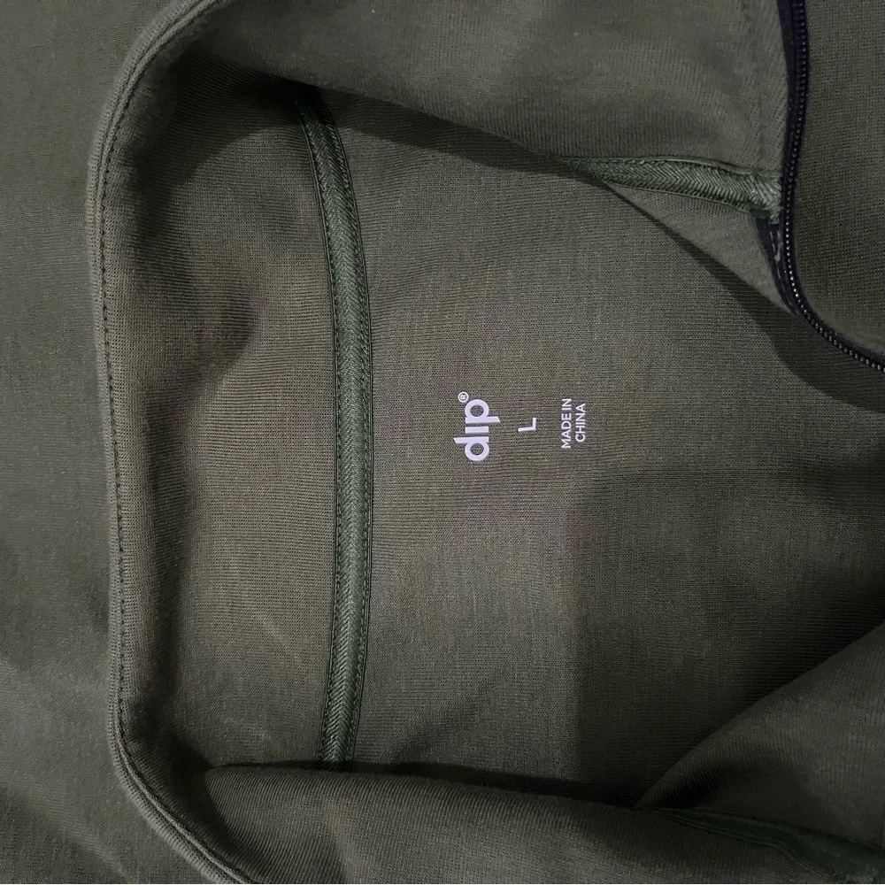 DIP-NWT Green Long Sleeve Zip Up Sweatshirt Size L